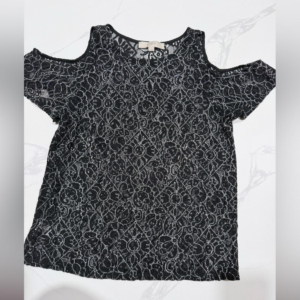 LOFT Black and White Floral Lace cold-shoulder Top